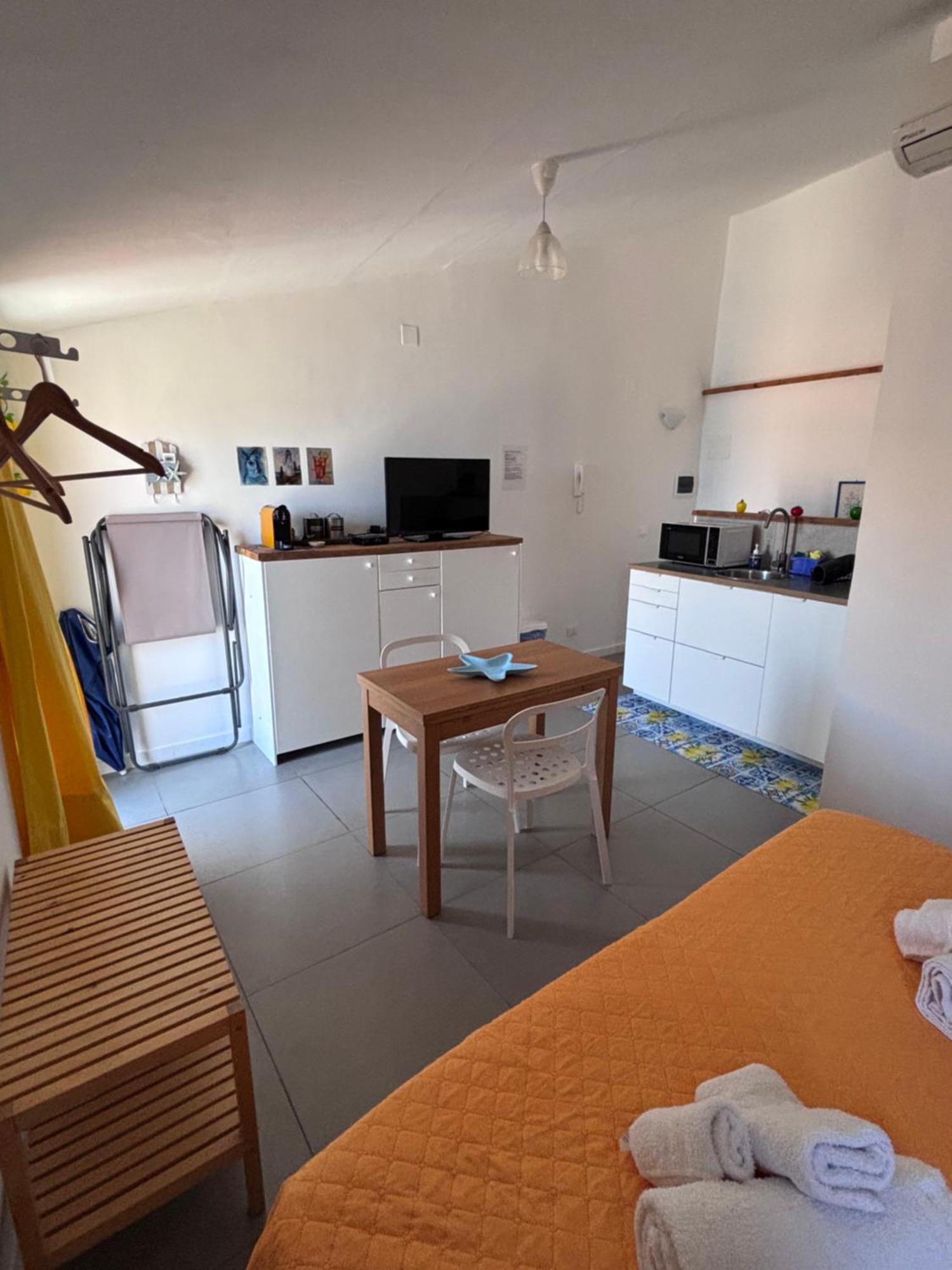 Chez Julie Apartment Cefalu Bagian luar foto